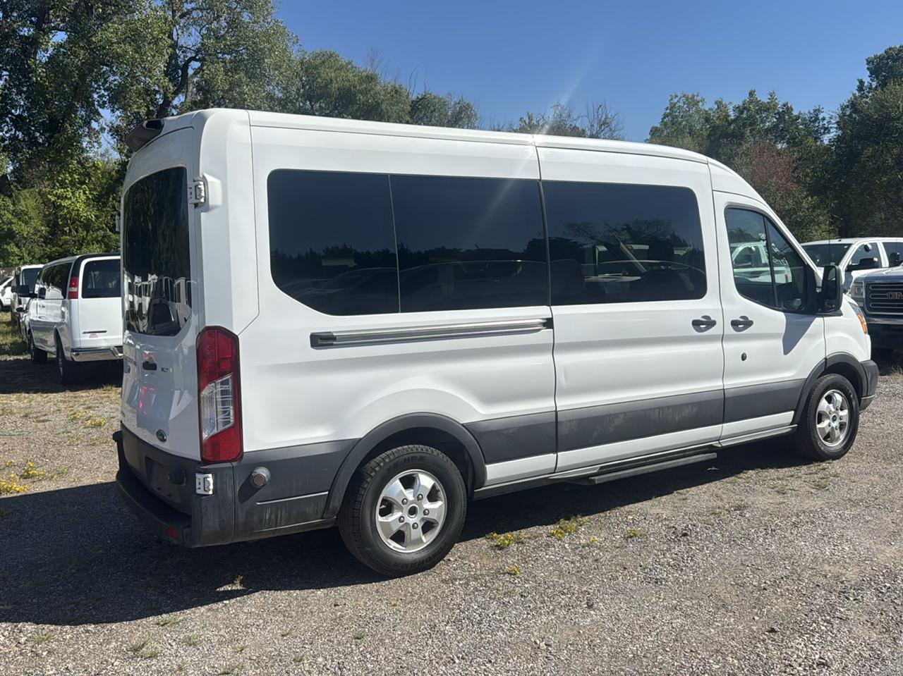 Ford Transit 350 Wagon Med. Roof XL w/Sliding Pass. 148-in. WB 2018