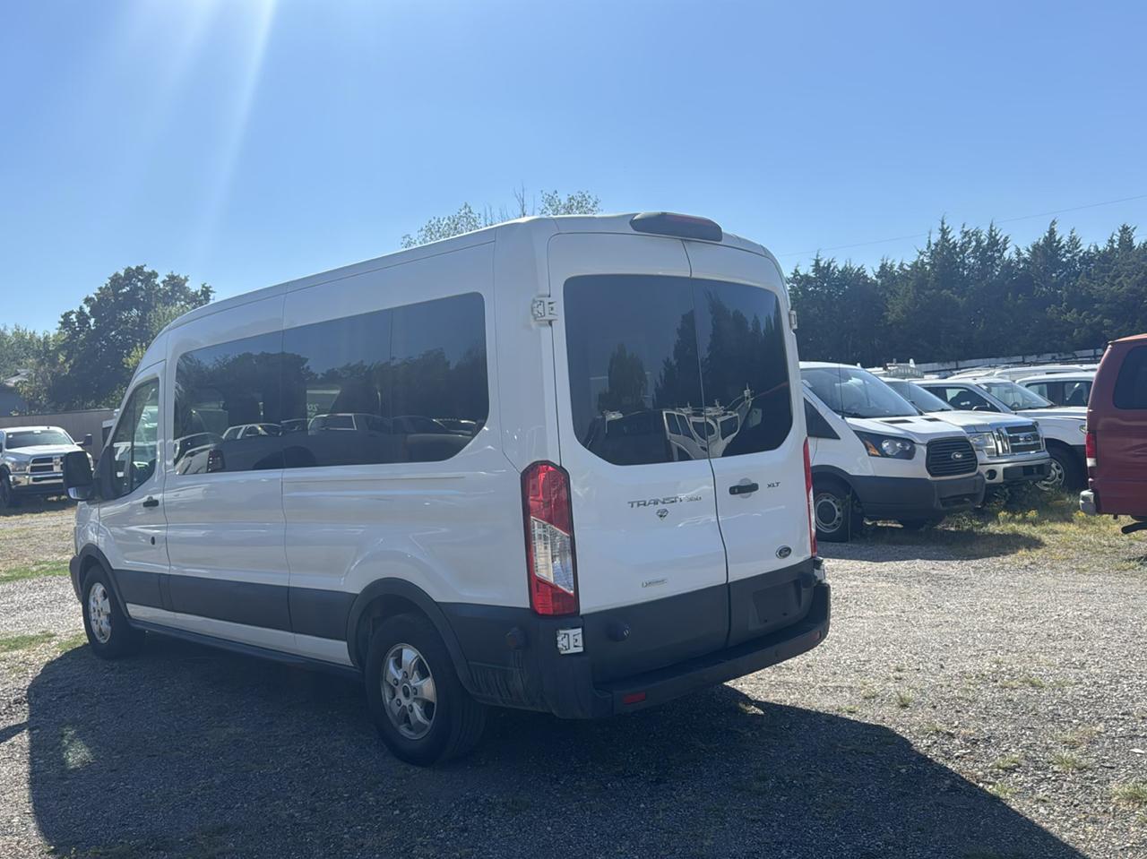 Ford Transit 350 Wagon Med. Roof XL w/Sliding Pass. 148-in. WB 2018