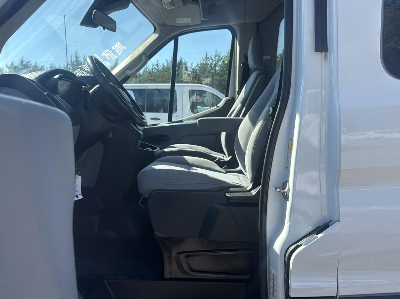 Ford Transit 350 Wagon Med. Roof XL w/Sliding Pass. 148-in. WB 2018