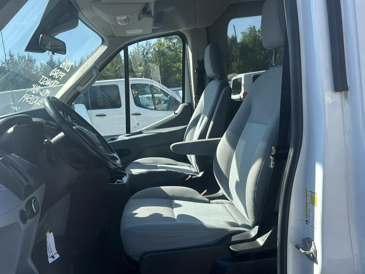 Ford Transit 350 Wagon Med. Roof XL w/Sliding Pass. 148-in. WB 2018