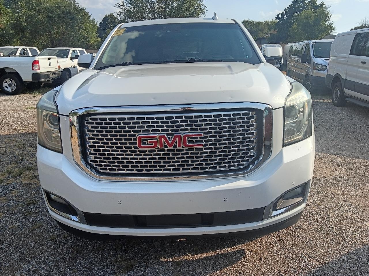 GMC Yukon Denali 4WD 2017