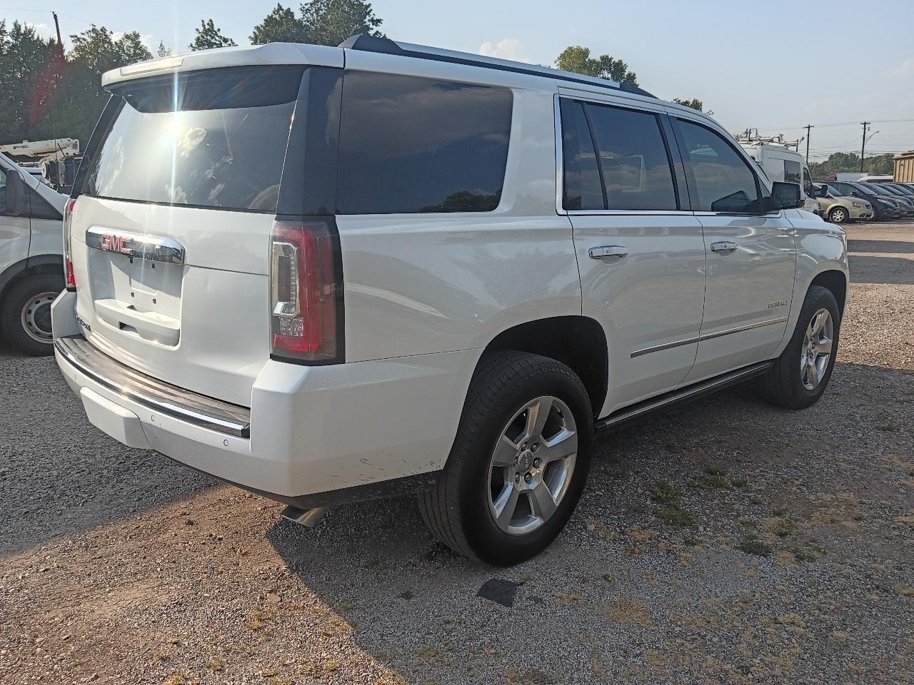 GMC Yukon Denali 4WD 2017