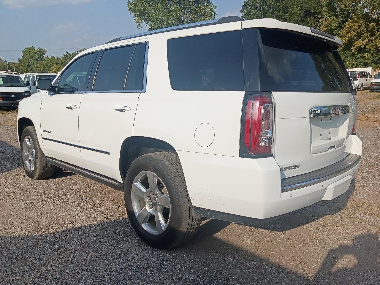 GMC Yukon Denali 4WD 2017
