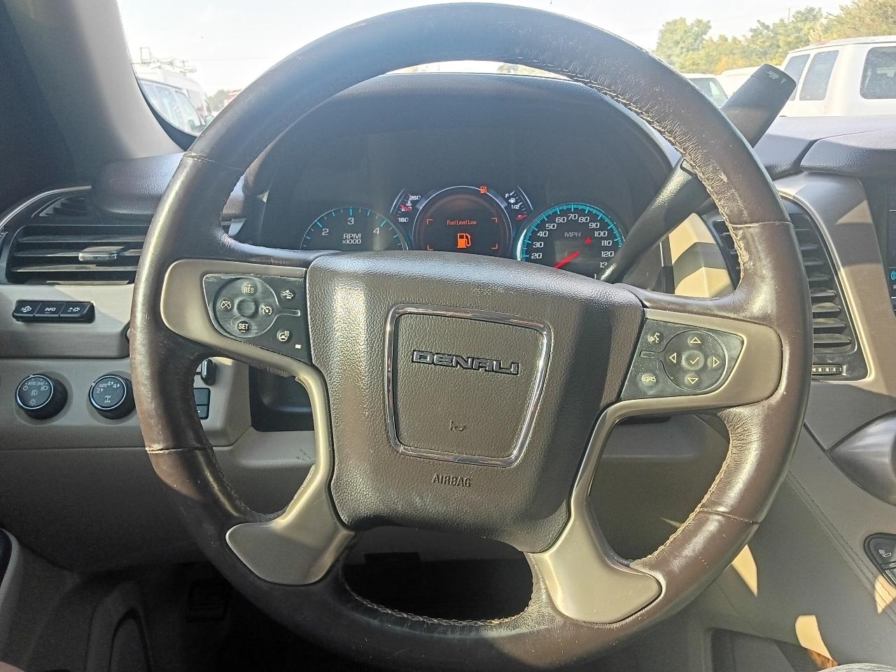 GMC Yukon Denali 4WD 2017