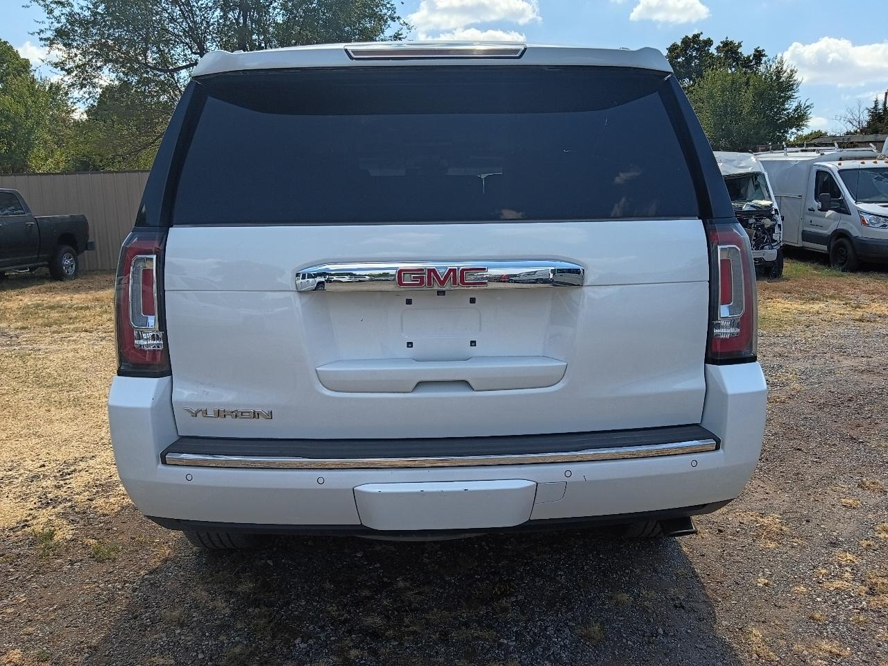 GMC Yukon Denali 4WD 2017