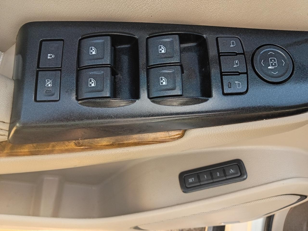 GMC Yukon Denali 4WD 2017