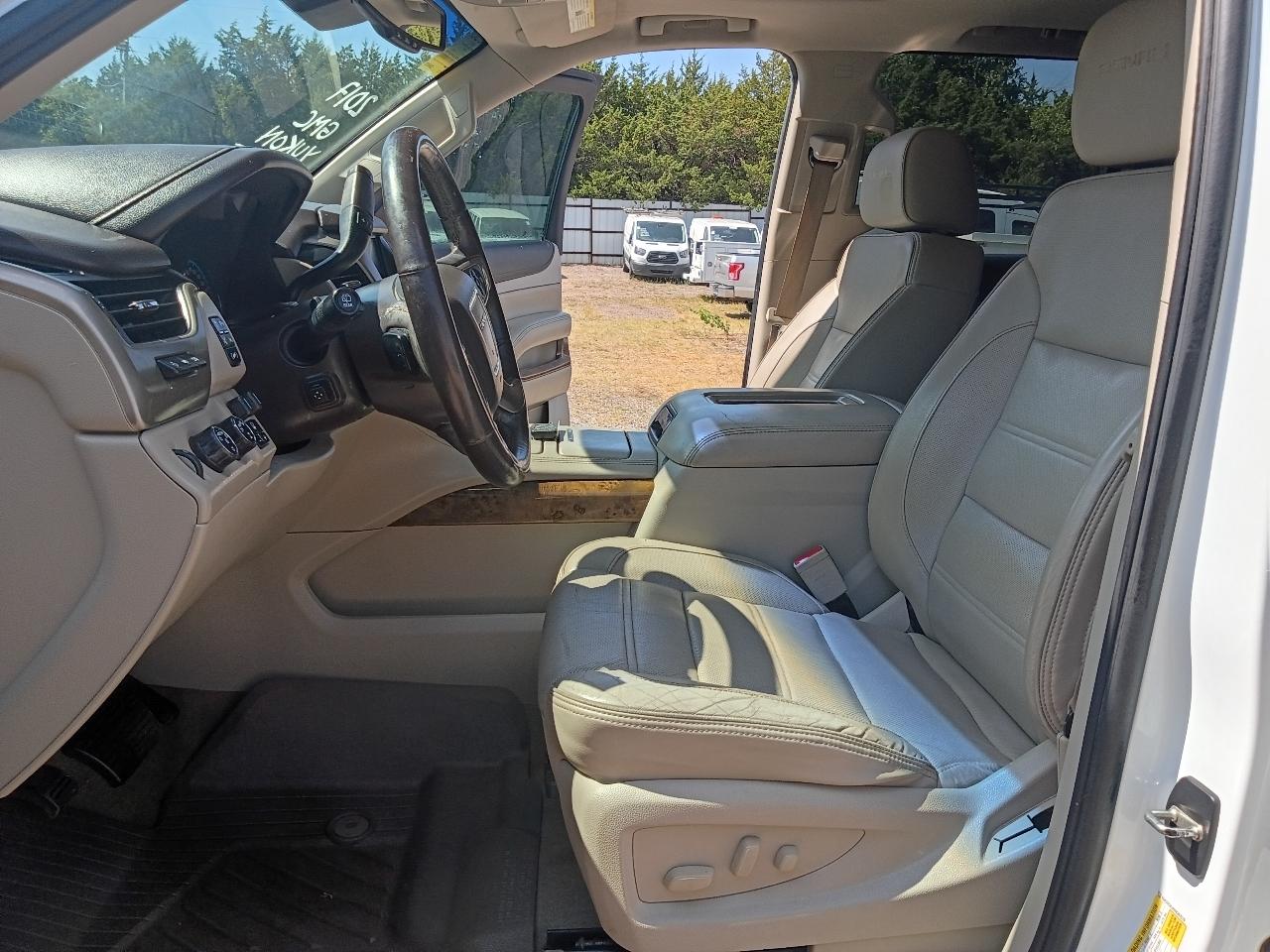 GMC Yukon Denali 4WD 2017