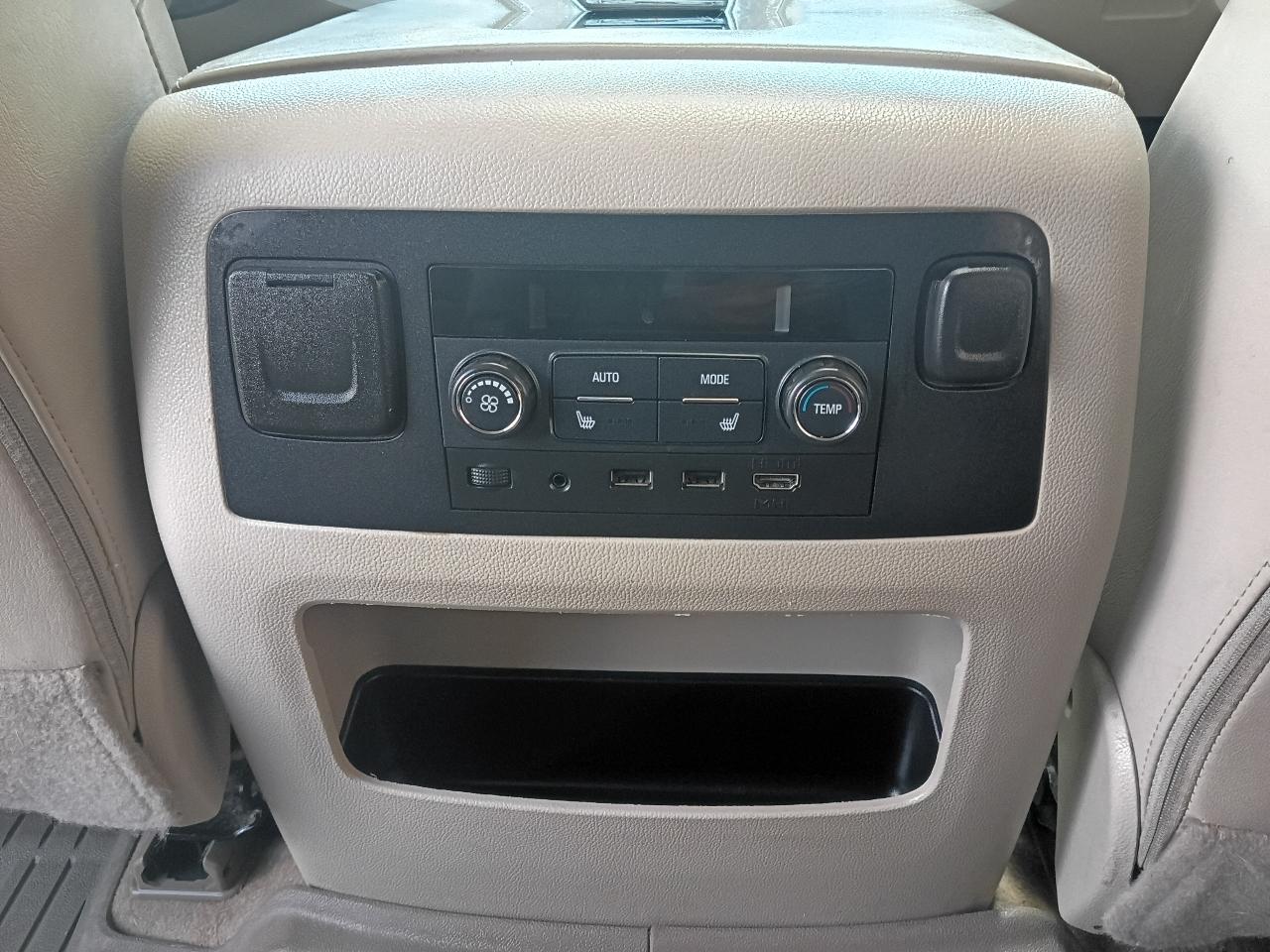 GMC Yukon Denali 4WD 2017