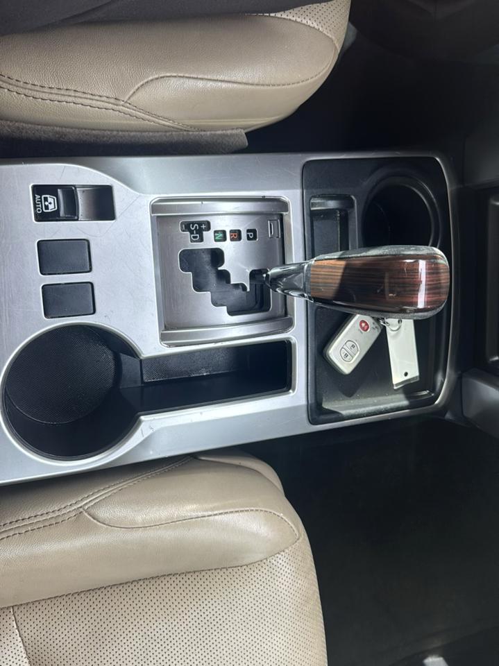 Toyota 4Runner SR5 2WD 2018