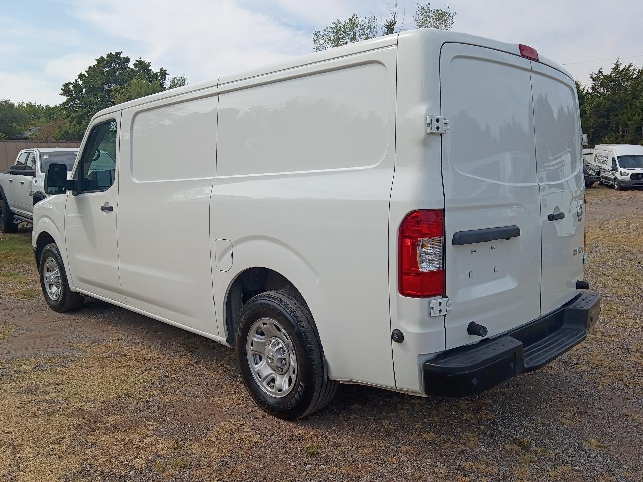 Nissan NV Cargo 1500 SV 2020