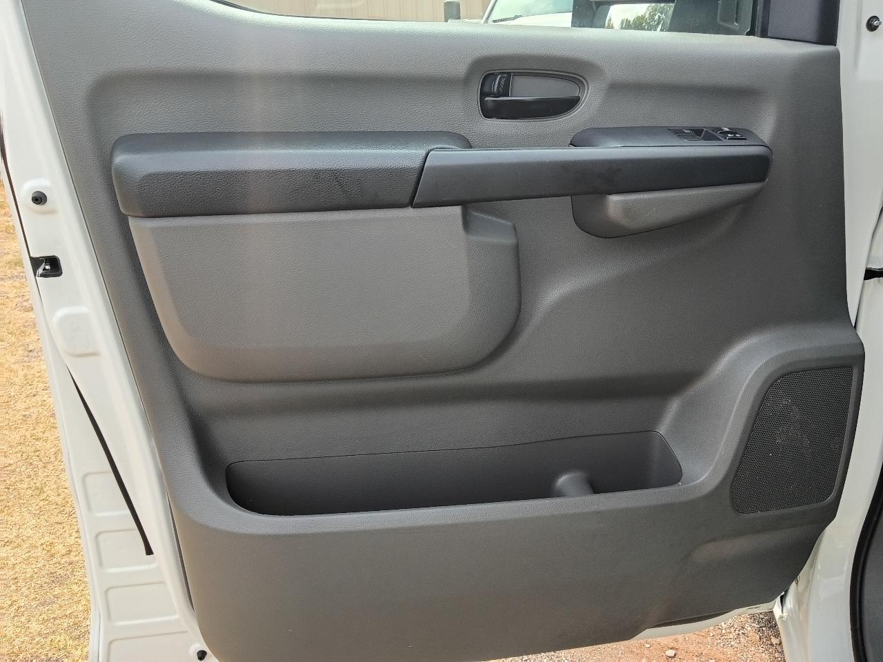Nissan NV Cargo 1500 SV 2020