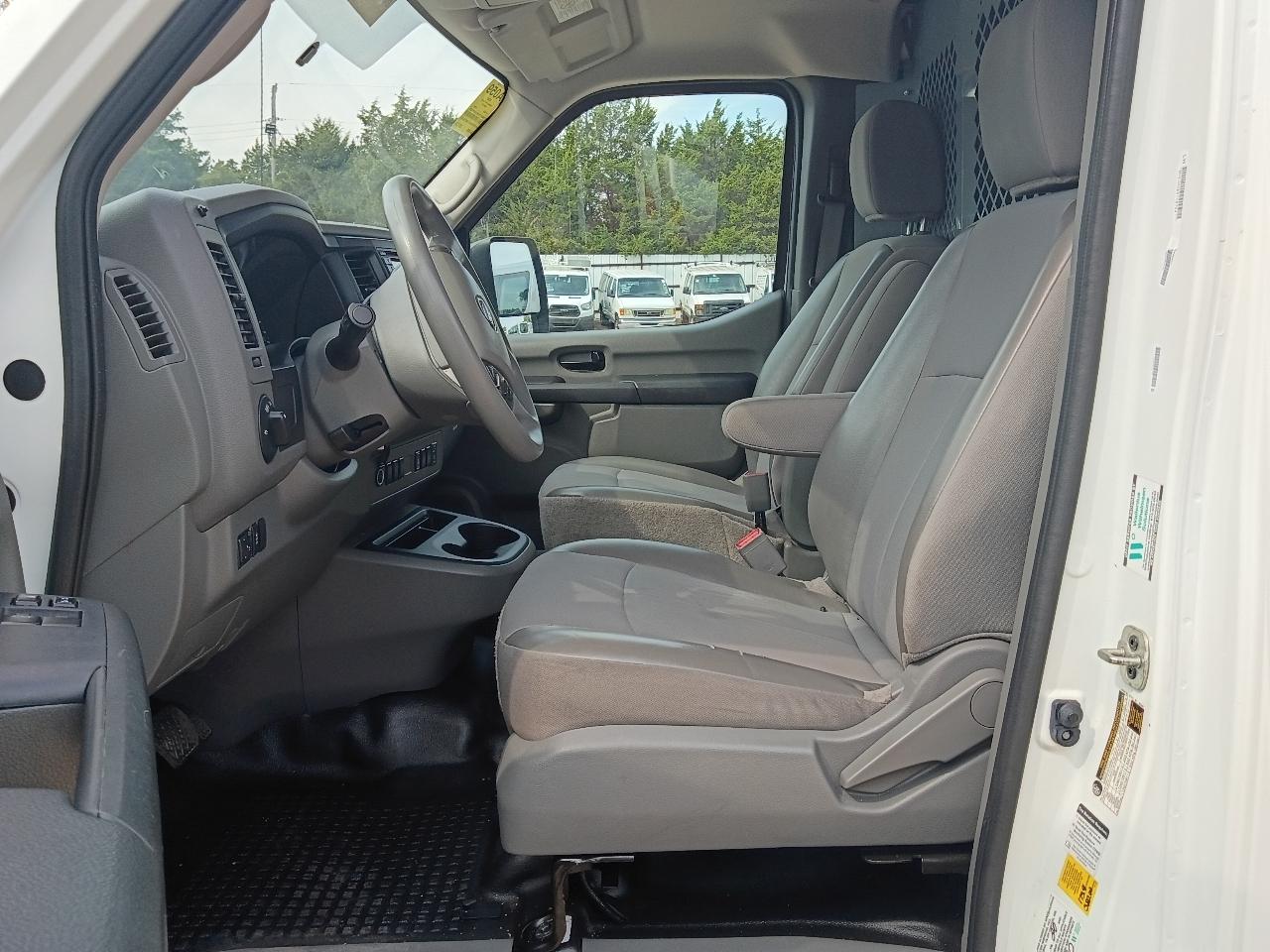 Nissan NV Cargo 1500 SV 2020