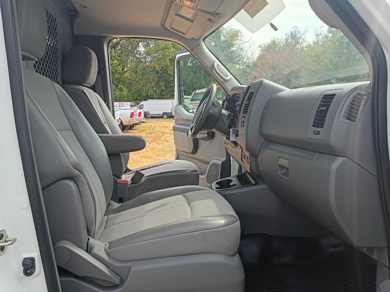 Nissan NV Cargo 1500 SV 2020