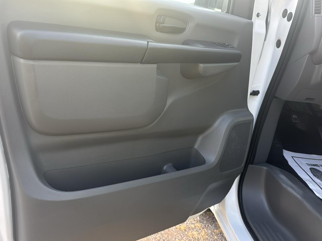 Nissan NV Cargo 1500 SV 2020