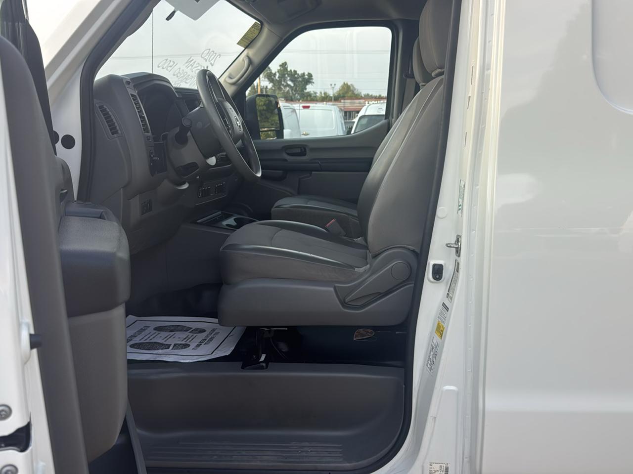 Nissan NV Cargo 1500 SV 2020