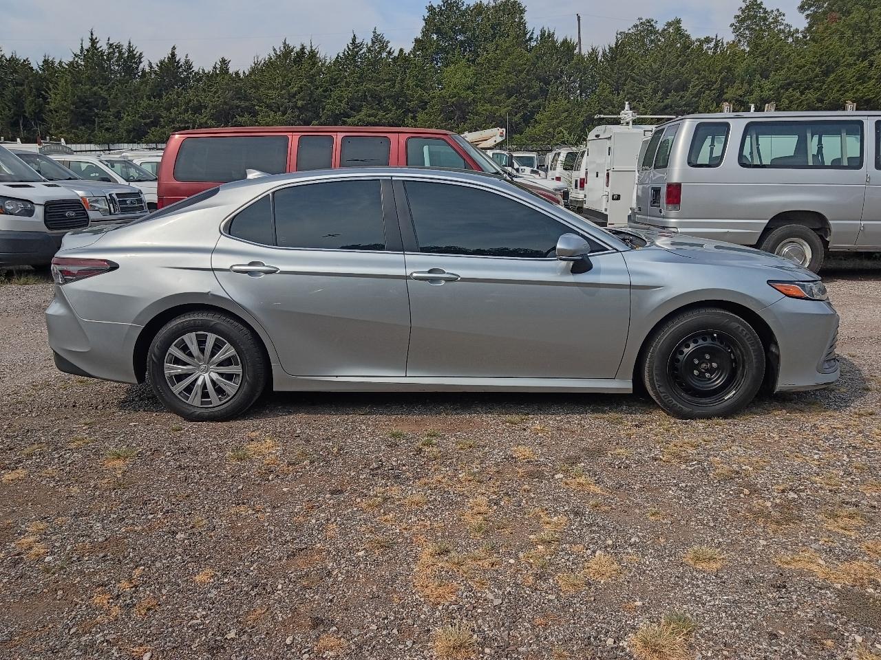 Toyota Camry Hybrid LE 2023