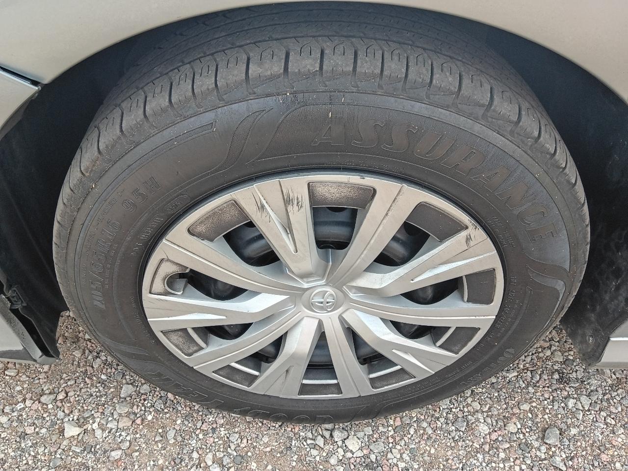 Toyota Camry Hybrid LE 2023