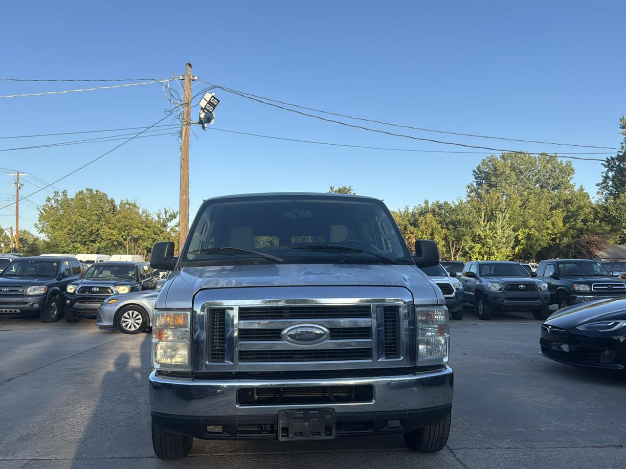 Ford Econoline E-350 XL Super Duty 2014