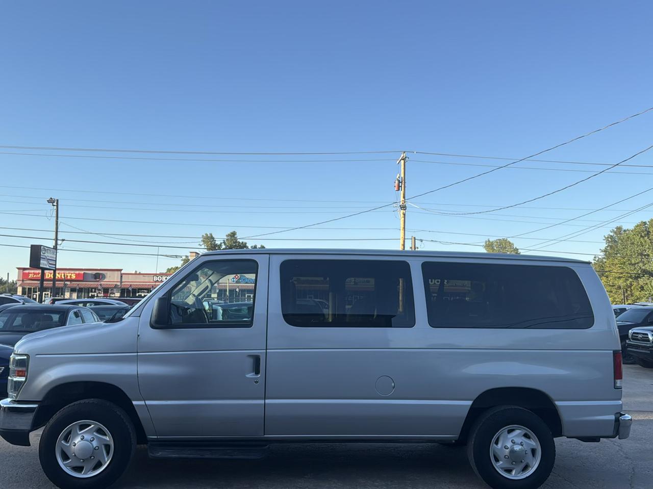 Ford Econoline E-350 XL Super Duty 2014