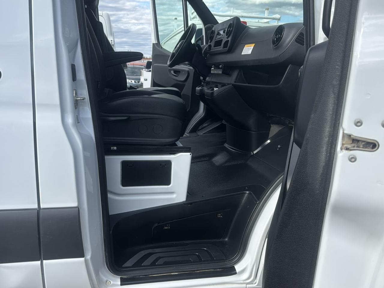 Mercedes-Benz Sprinter 2500 144-in. WB 2025