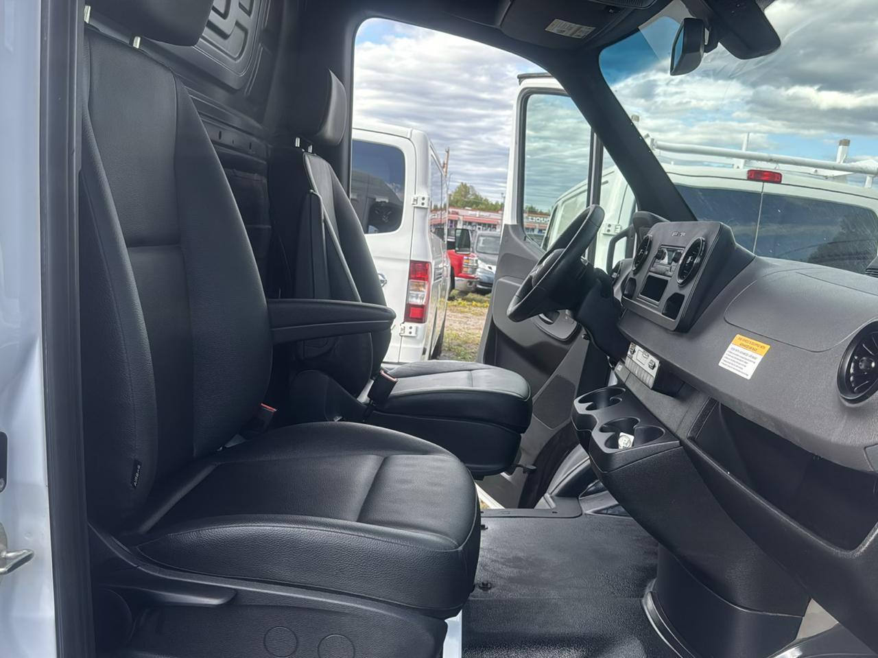 Mercedes-Benz Sprinter 2500 144-in. WB 2025