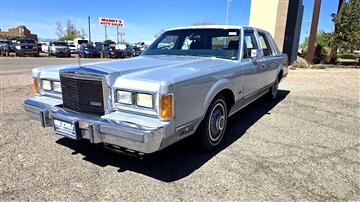 1989 Lincoln Town Car Base
