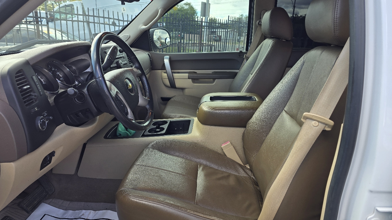 Chevrolet Silverado 2500HD LT Crew Cab 4WD 2012 Chevrolet Silverado 2500HD LT Crew Cab 4WD 2012