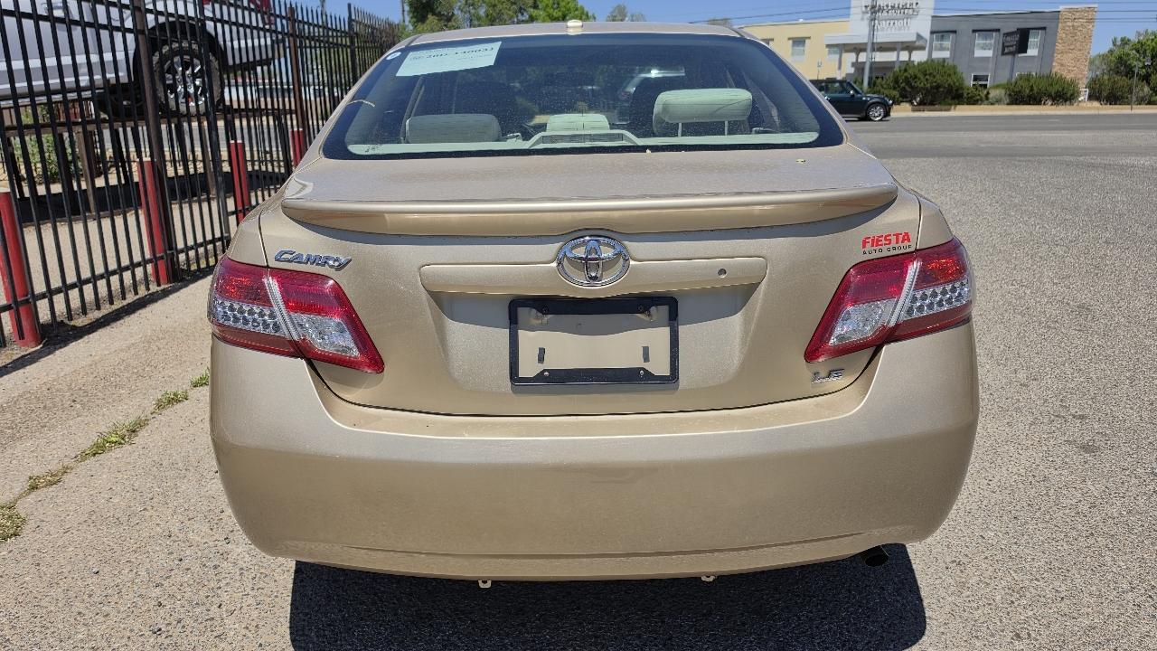 Toyota Camry SE 6-Spd MT 2010