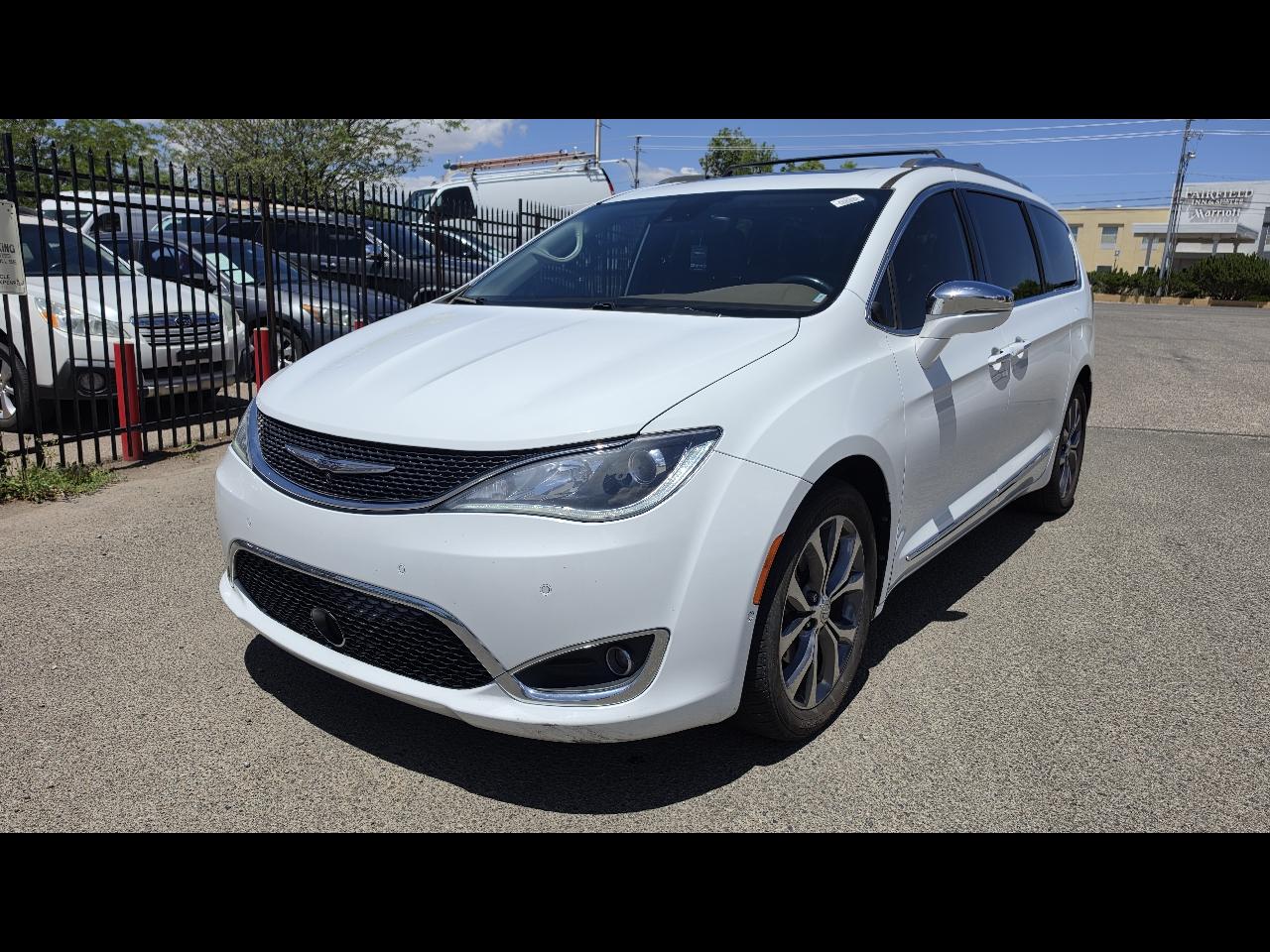 Chrysler Pacifica Limited 2017