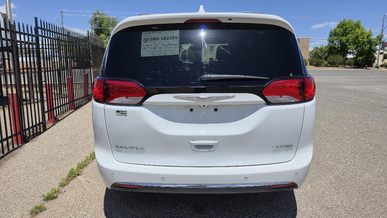 Chrysler Pacifica Limited 2017