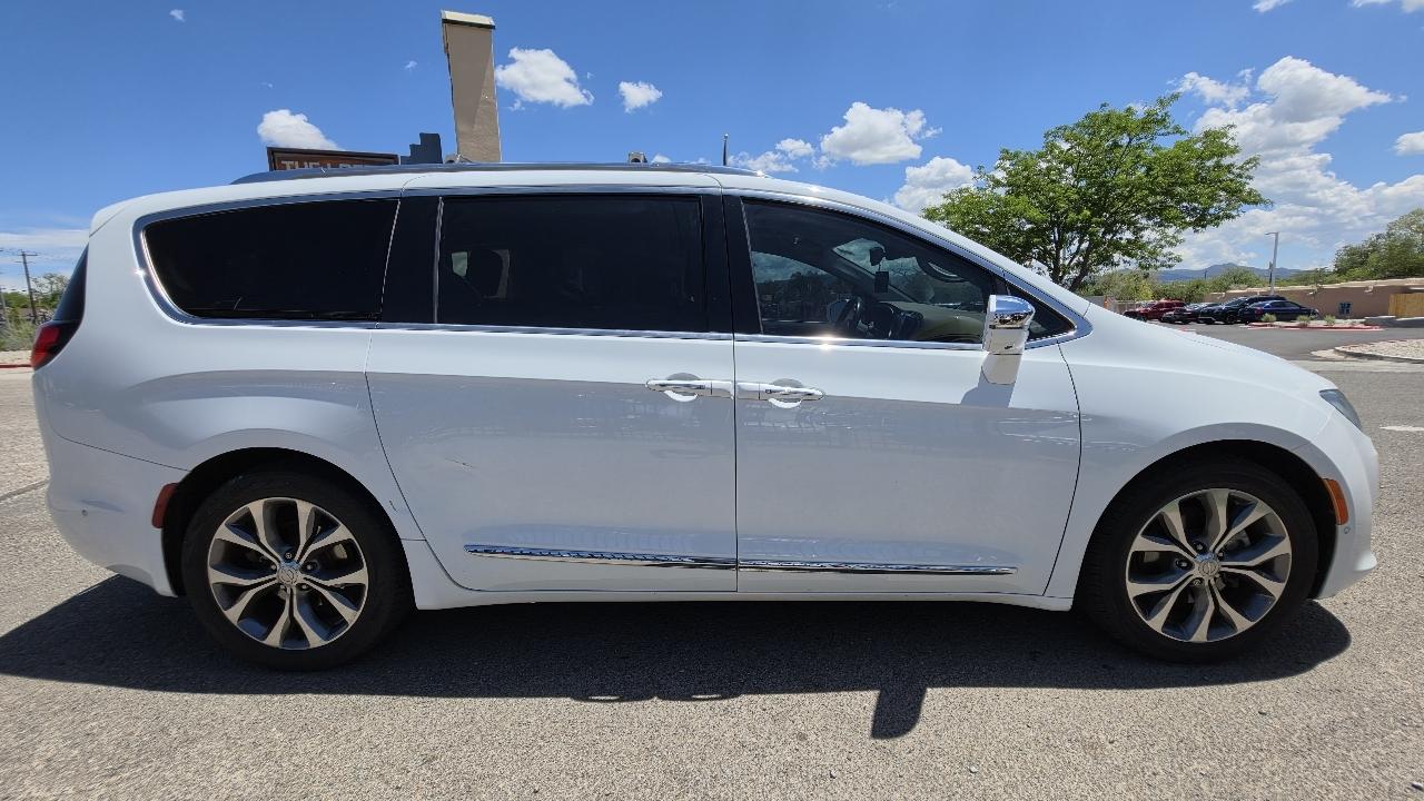 Chrysler Pacifica Limited 2017