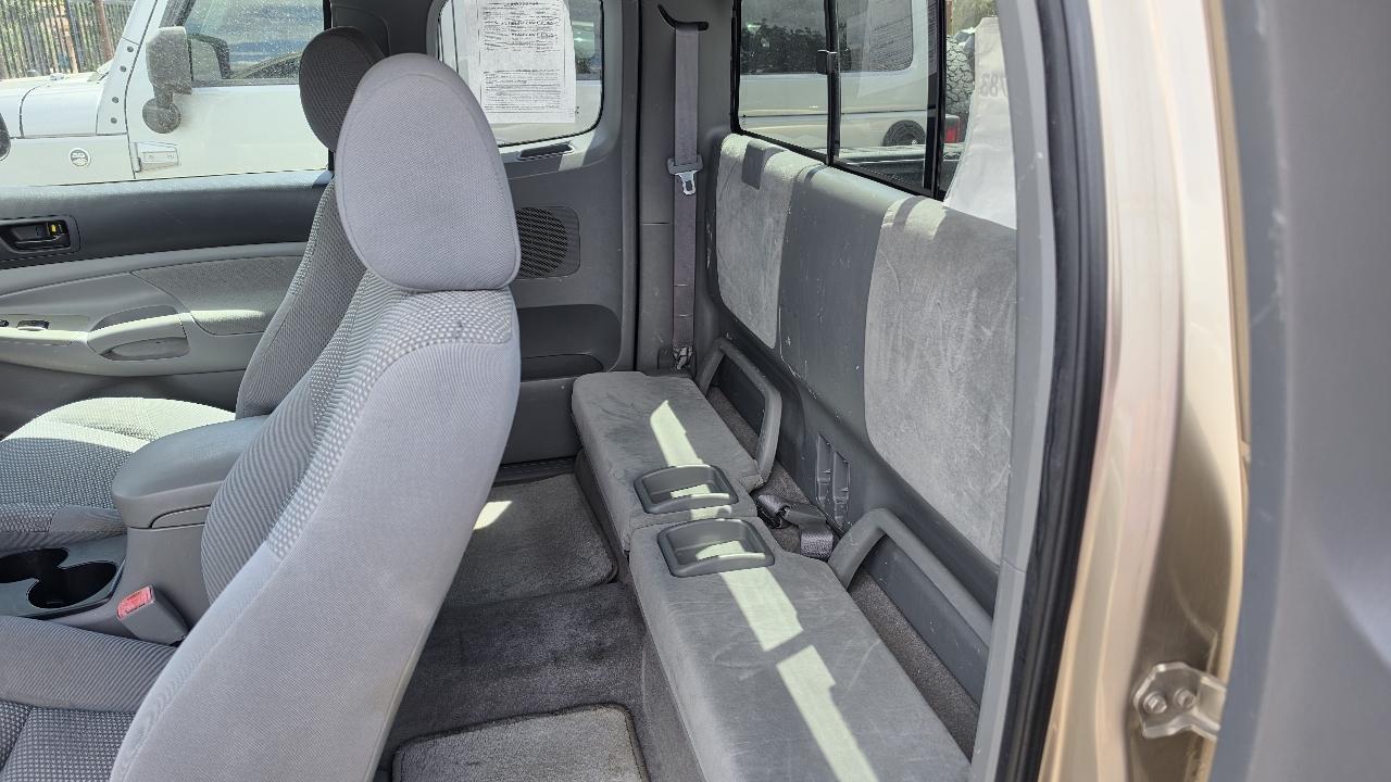 Toyota Tacoma Access Cab I4 Manual 2WD 2005
