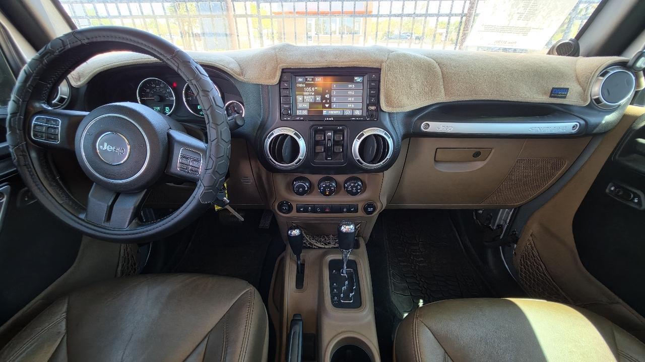 Jeep Wrangler Unlimited Sahara 4WD 2014