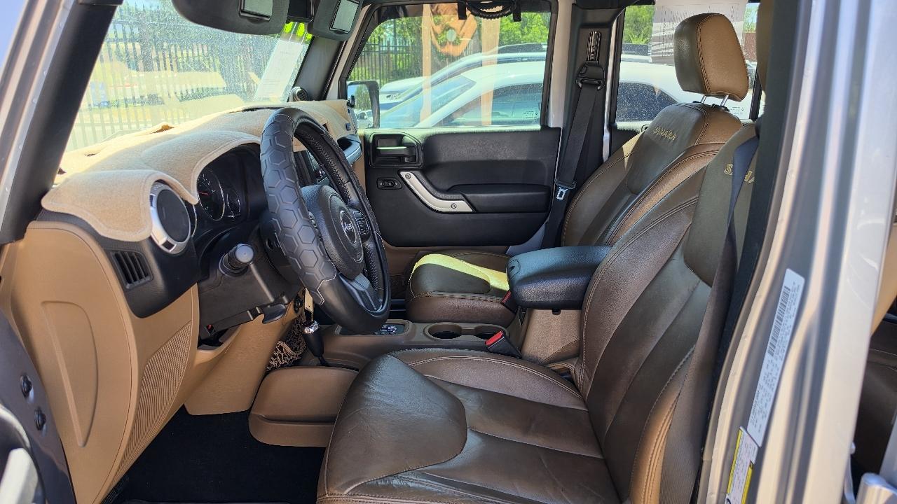 Jeep Wrangler Unlimited Sahara 4WD 2014
