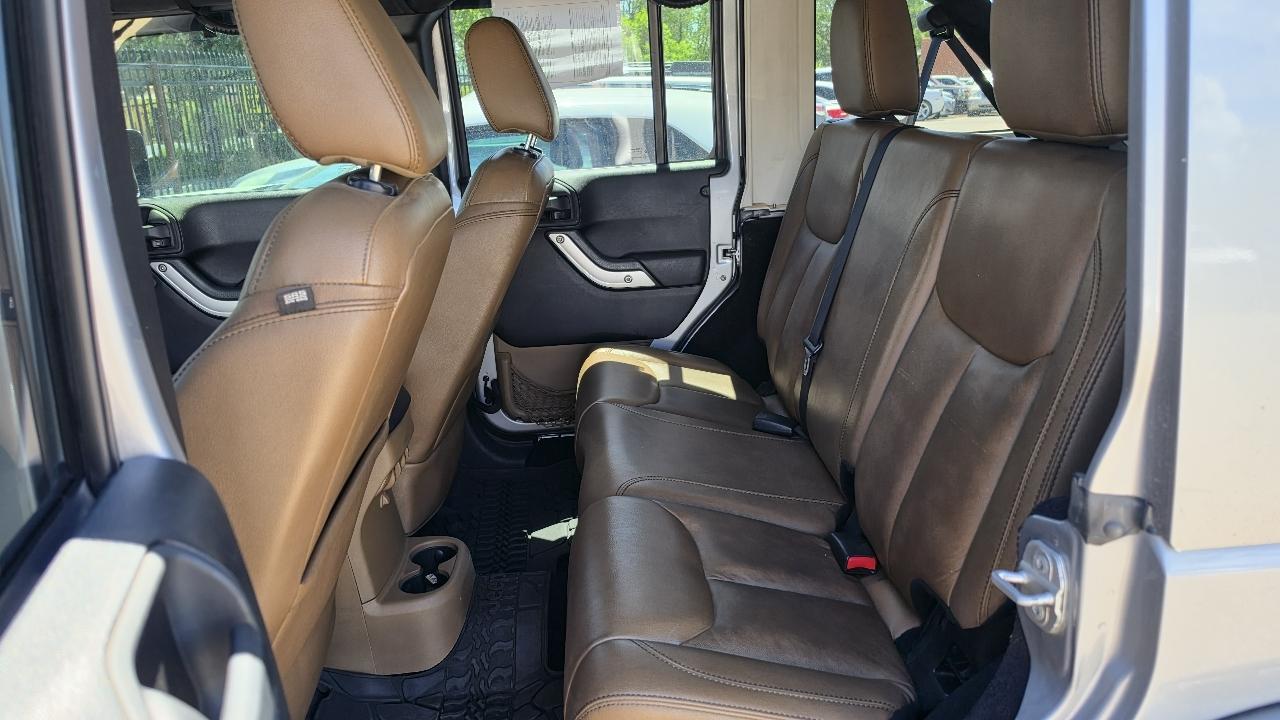 Jeep Wrangler Unlimited Sahara 4WD 2014