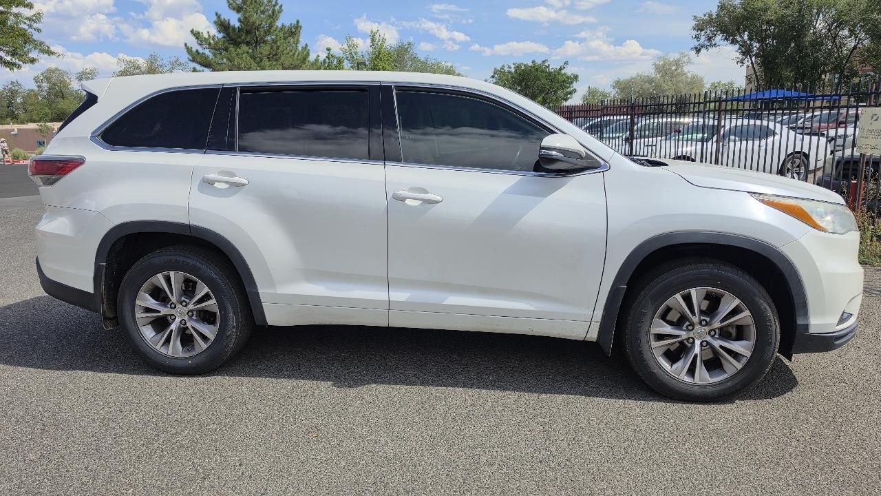 Toyota Highlander LE AWD V6 2015