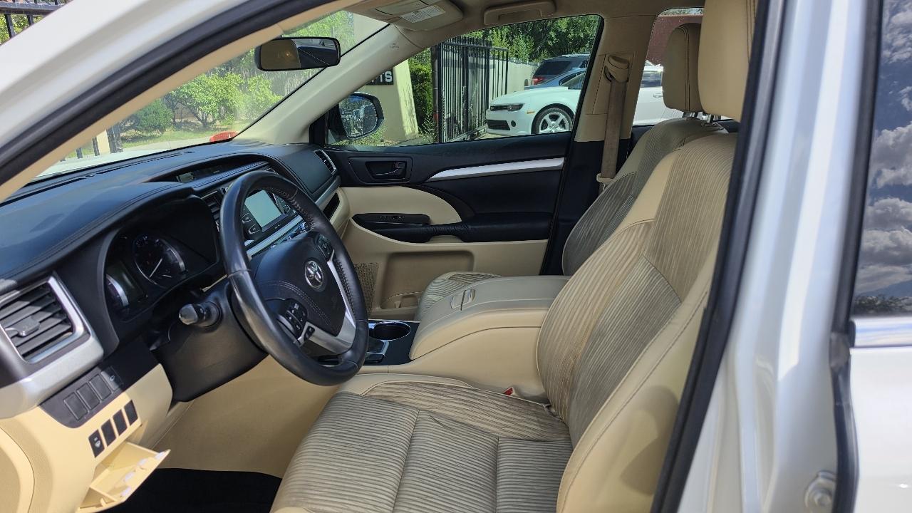 Toyota Highlander LE AWD V6 2015