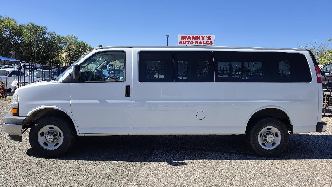 Chevrolet Express photo 2