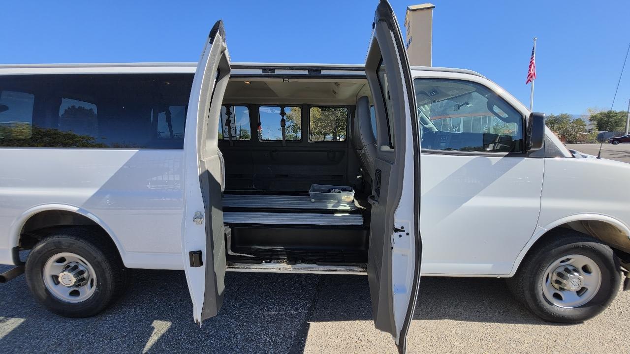Chevrolet Express photo 5