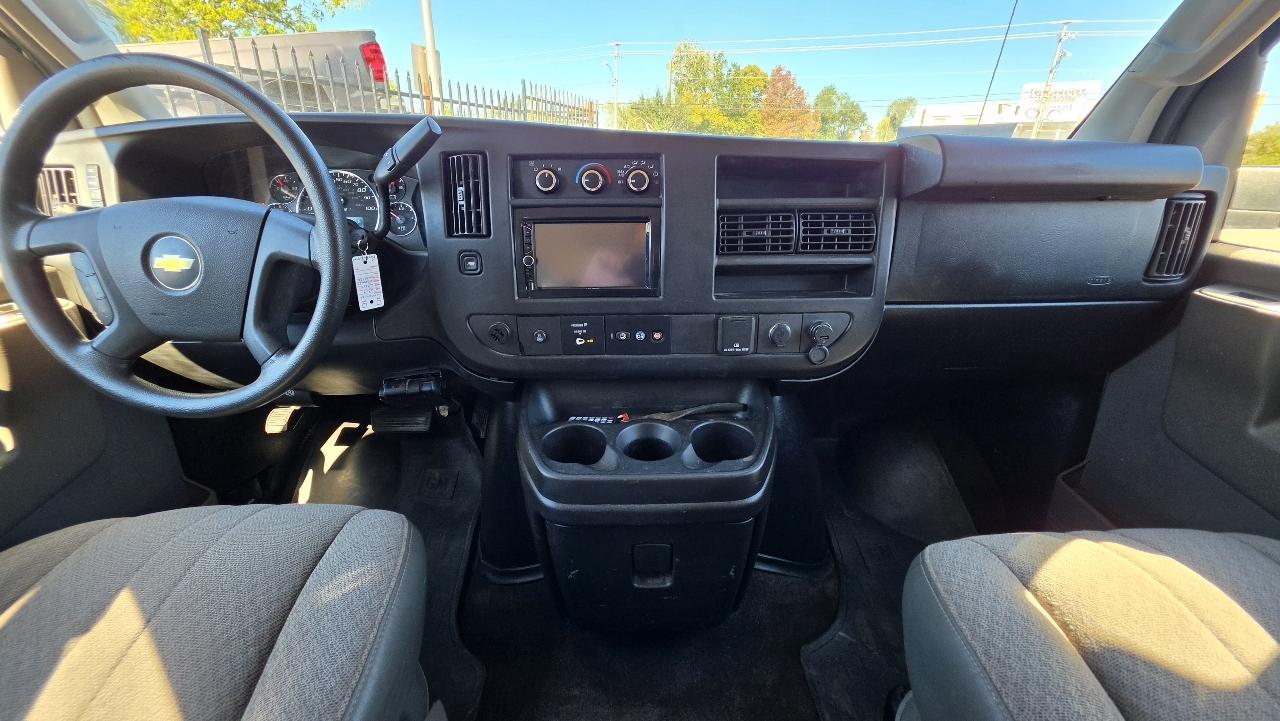 Chevrolet Express photo 9