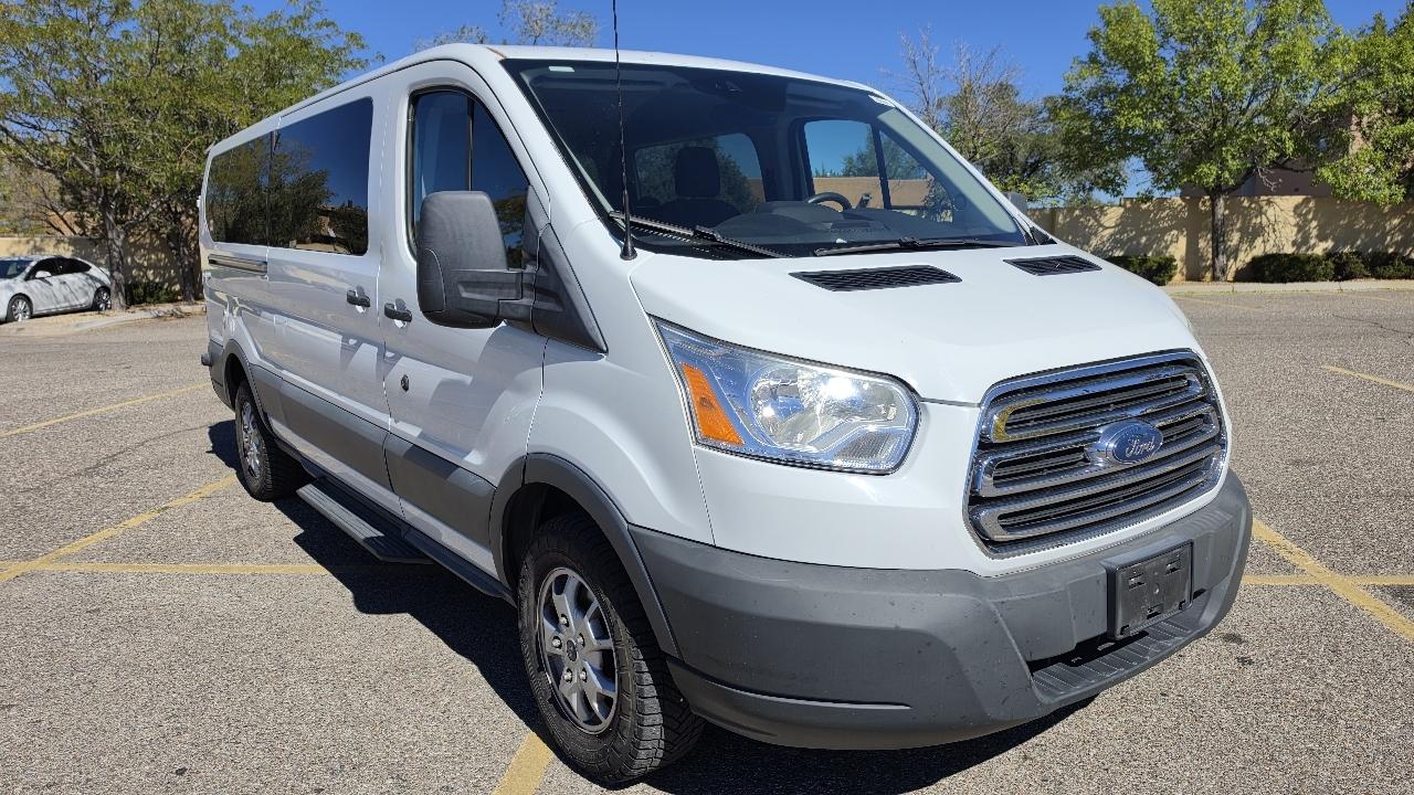 Ford Transit 350 Wagon Low Roof XL w/Sliding Pass. 148-in. WB 2015