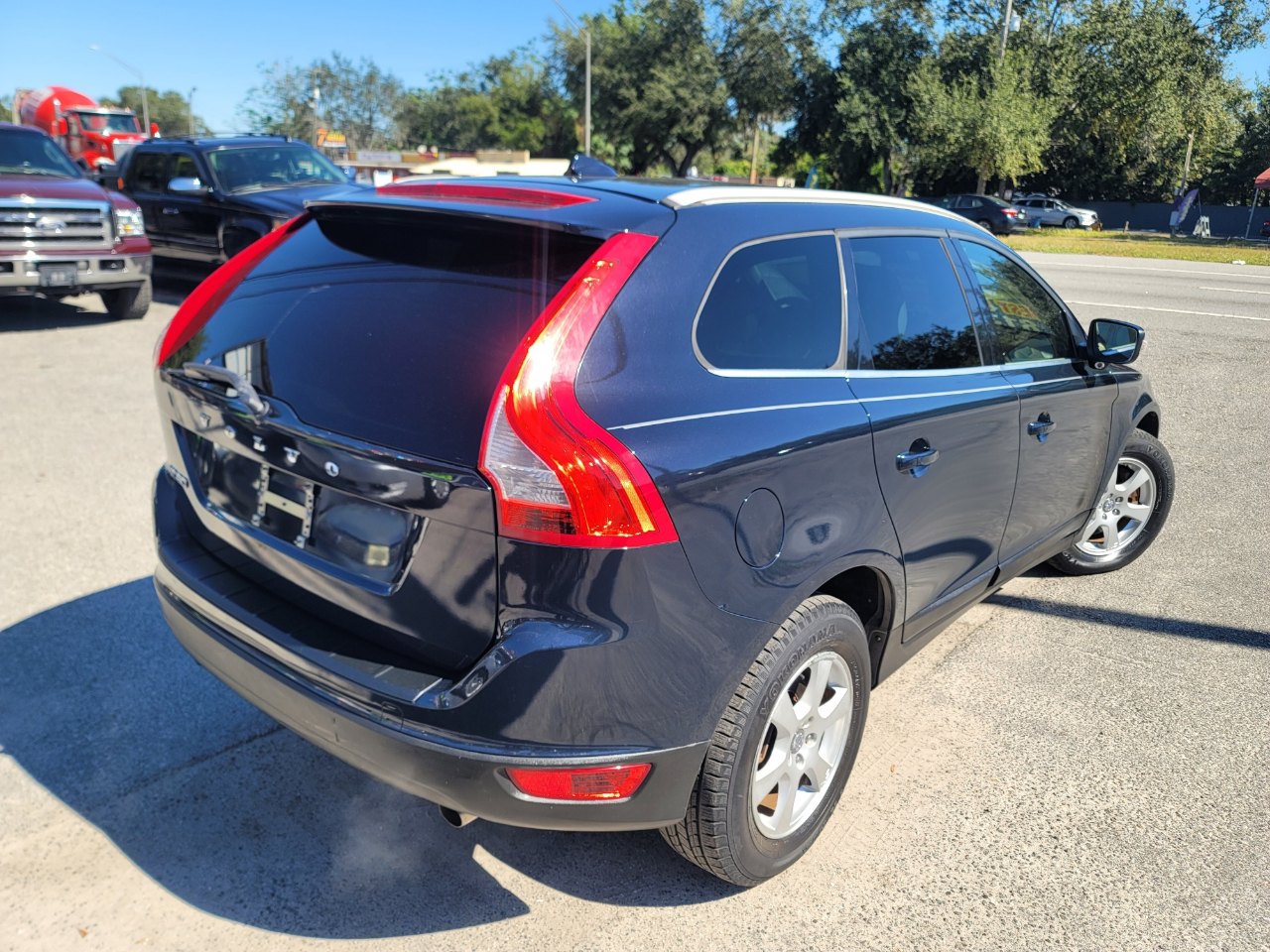 Volvo XC60 4dr 3.2L R-Design 2011 Volvo XC60 4dr 3.2L R-Design 2011