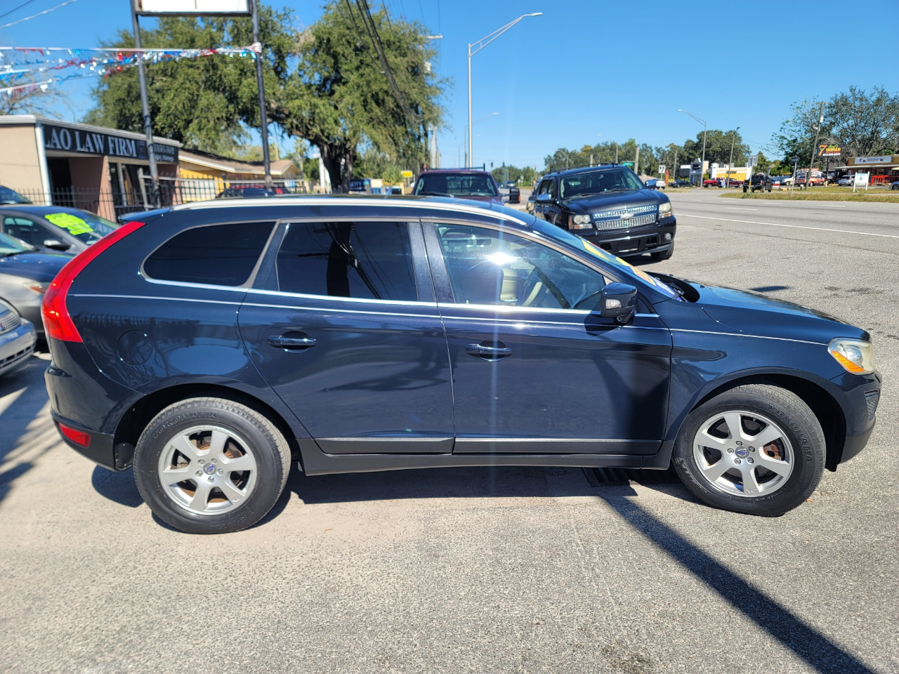 Volvo XC60 4dr 3.2L R-Design 2011 Volvo XC60 4dr 3.2L R-Design 2011