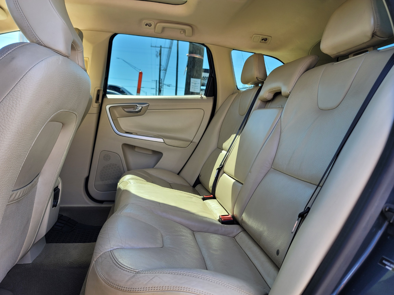 Volvo XC60 4dr 3.2L R-Design 2011 Volvo XC60 4dr 3.2L R-Design 2011