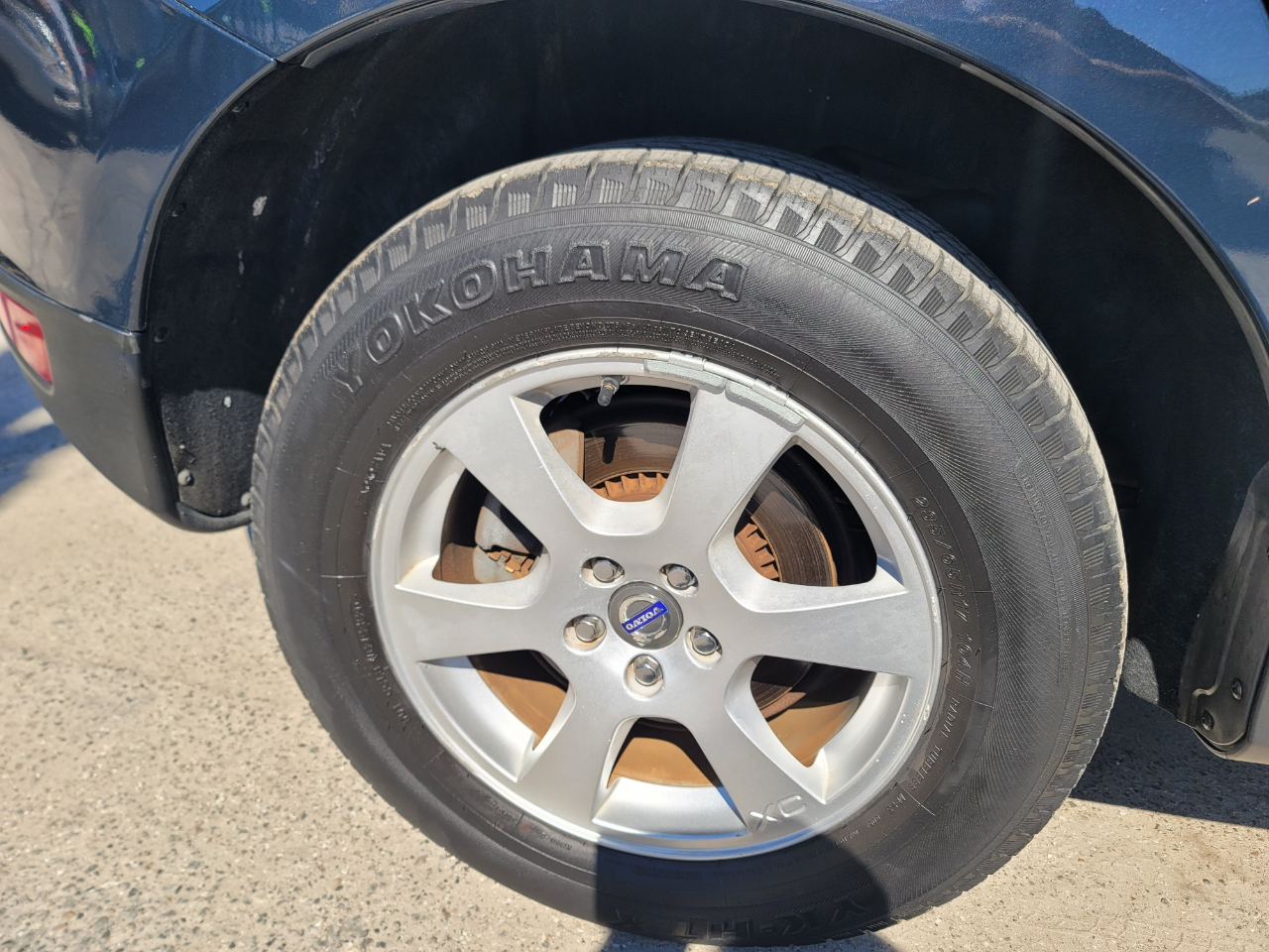 Volvo XC60 4dr 3.2L R-Design 2011 Volvo XC60 4dr 3.2L R-Design 2011