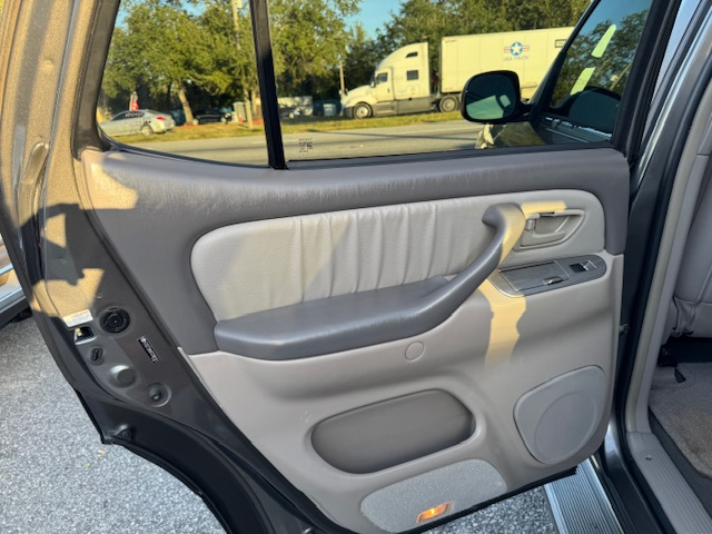 Toyota Sequoia Limited 2WD 2007