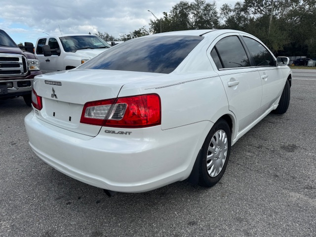 Mitsubishi Galant ES 2012
