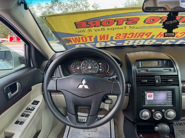 Mitsubishi Galant ES 2012