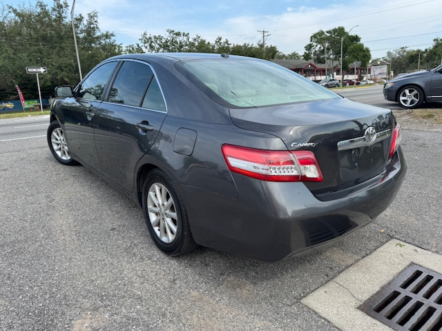 Toyota Camry XLE 6-Spd AT 2011