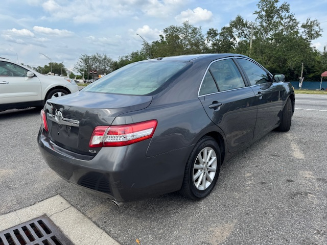 Toyota Camry XLE 6-Spd AT 2011